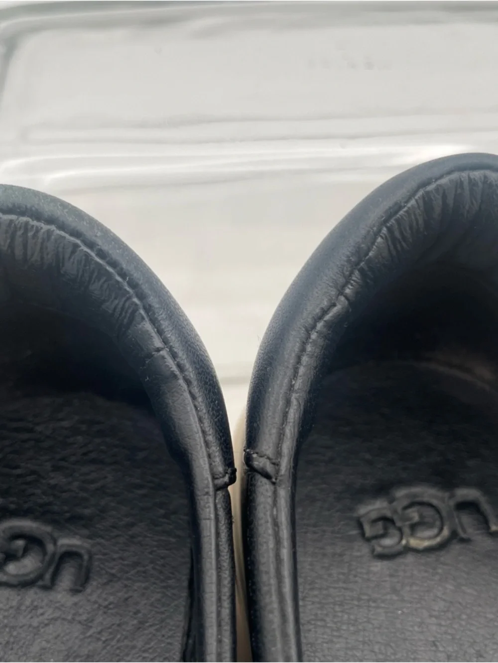 UGG‎ Women’s black leather Slip-On  Sneaker Loafer Comfort Size 8.5
